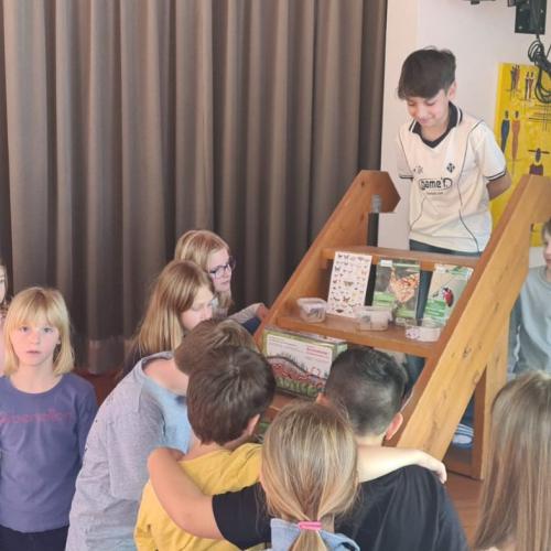 Forscher-Werkstatt in der Aula 