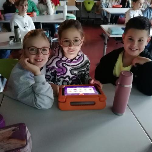 3er-Gruppe beim Kahoot Quiz