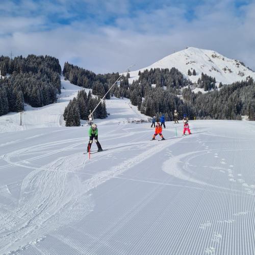 Kinder auf der Piste