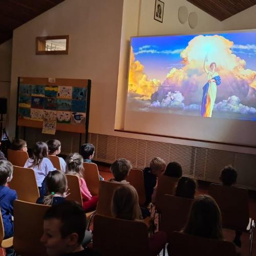 Start des Schulfilms in der Aula