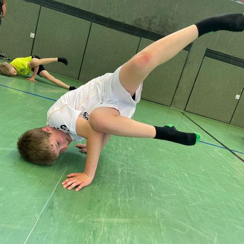 Schüler beim Hip-Hop Move