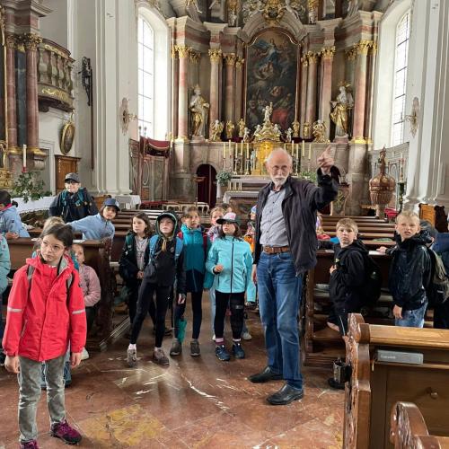 Kinder in der Kirche