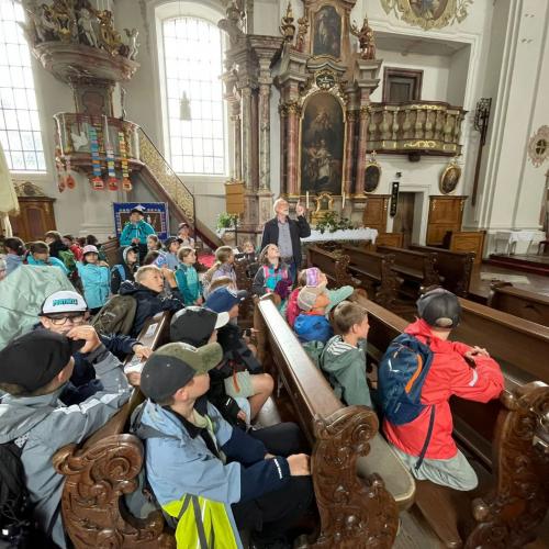 Kinder in der Kirche