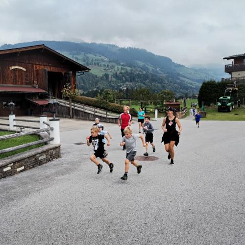 Kinder beim Rote Nasen Lauf