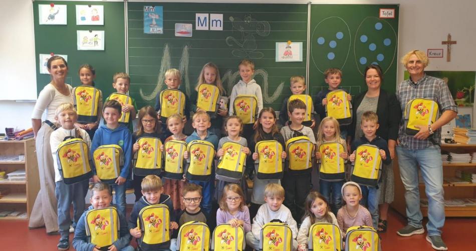 1. Klasse mit neuen Rucksäcken